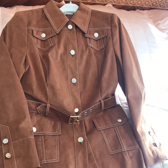 Escada coat - Picture 2 of 8